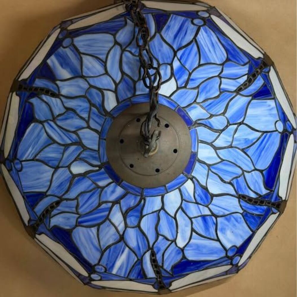 Tiffany-style leaded stained glass hanging lamp